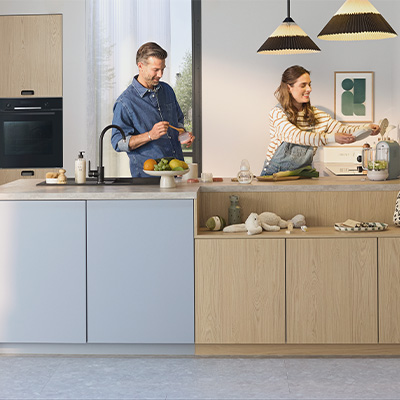 Le marbre et le bois donnent un style unique à votre cuisine ! Une association harmonieuse et chaleureuse.